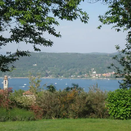 Vila Sleeps 12 Wifi Dormelletto